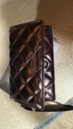 GUESS WALLET