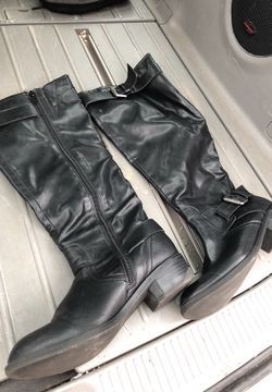 Beautiful leather boots black size 7