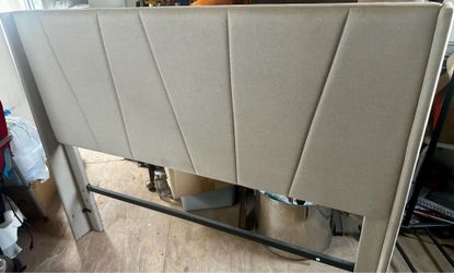 📦 Upholstered Headboard & Bed Frame – Great Condition!