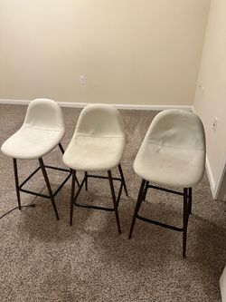 3 barstools