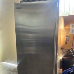 ELECTROLUX UPRIGHT FREEZER WITH ICE MAKER 