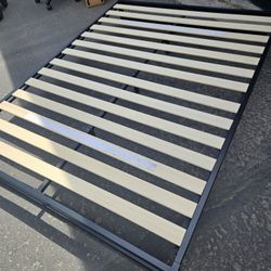 Queen Size Bed Set In Good Condition 