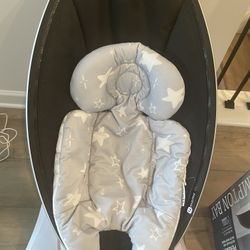 4moms mamaRoo Infant Swing Works Great!