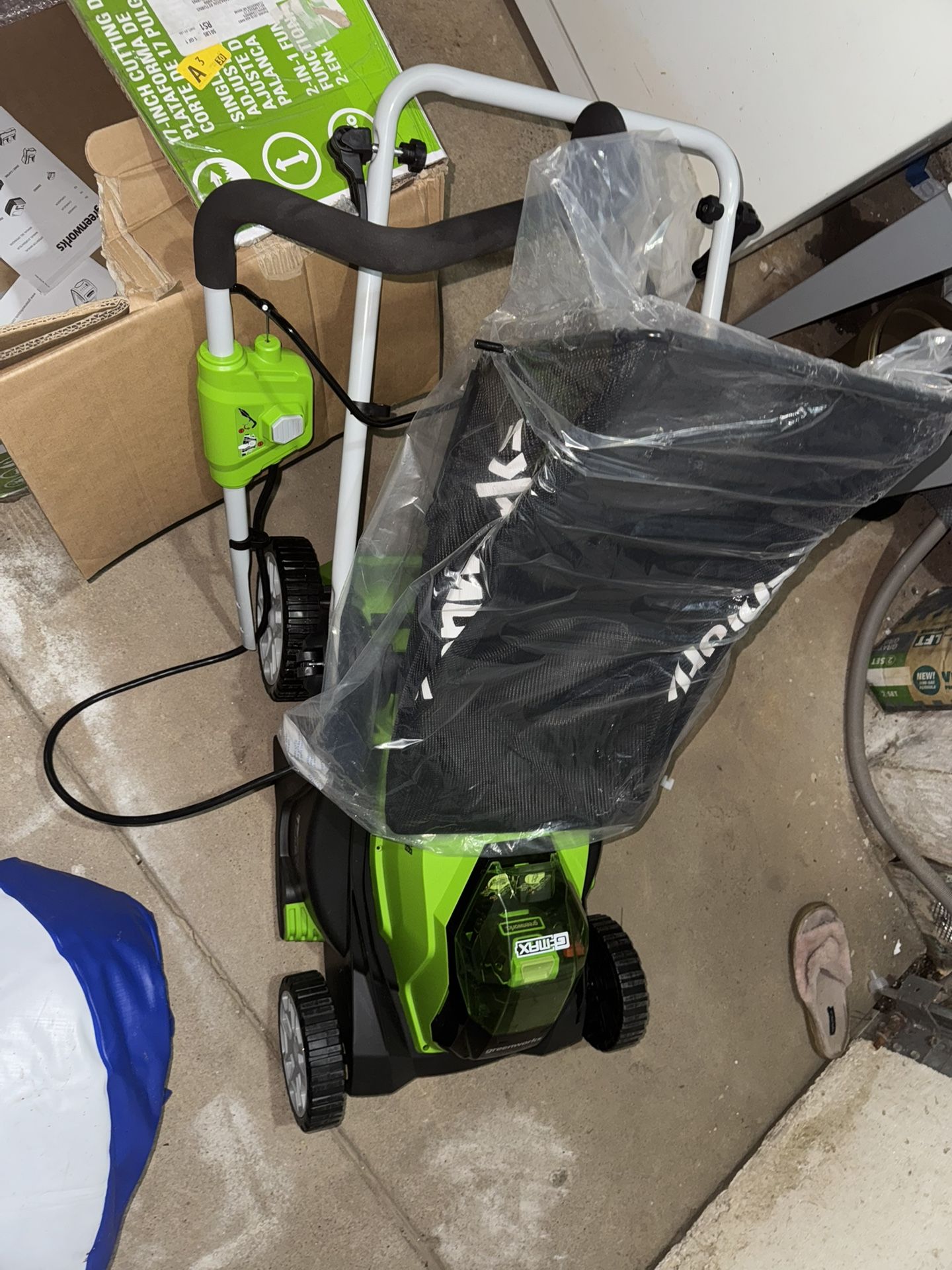 Greenworks 40V 17" Cordless (Push) Lawn Mower (75+ Compatible Tools), 4.0Ah Battery and Charger Included