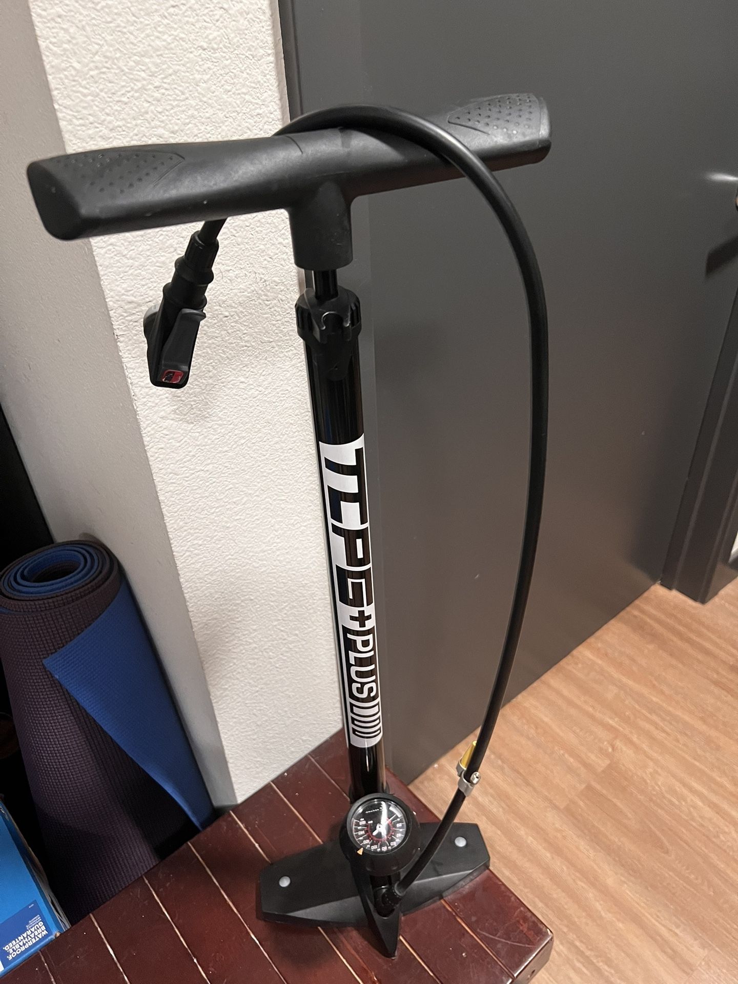 Bicycle Air Pump. Used Like new.. $25 OBO