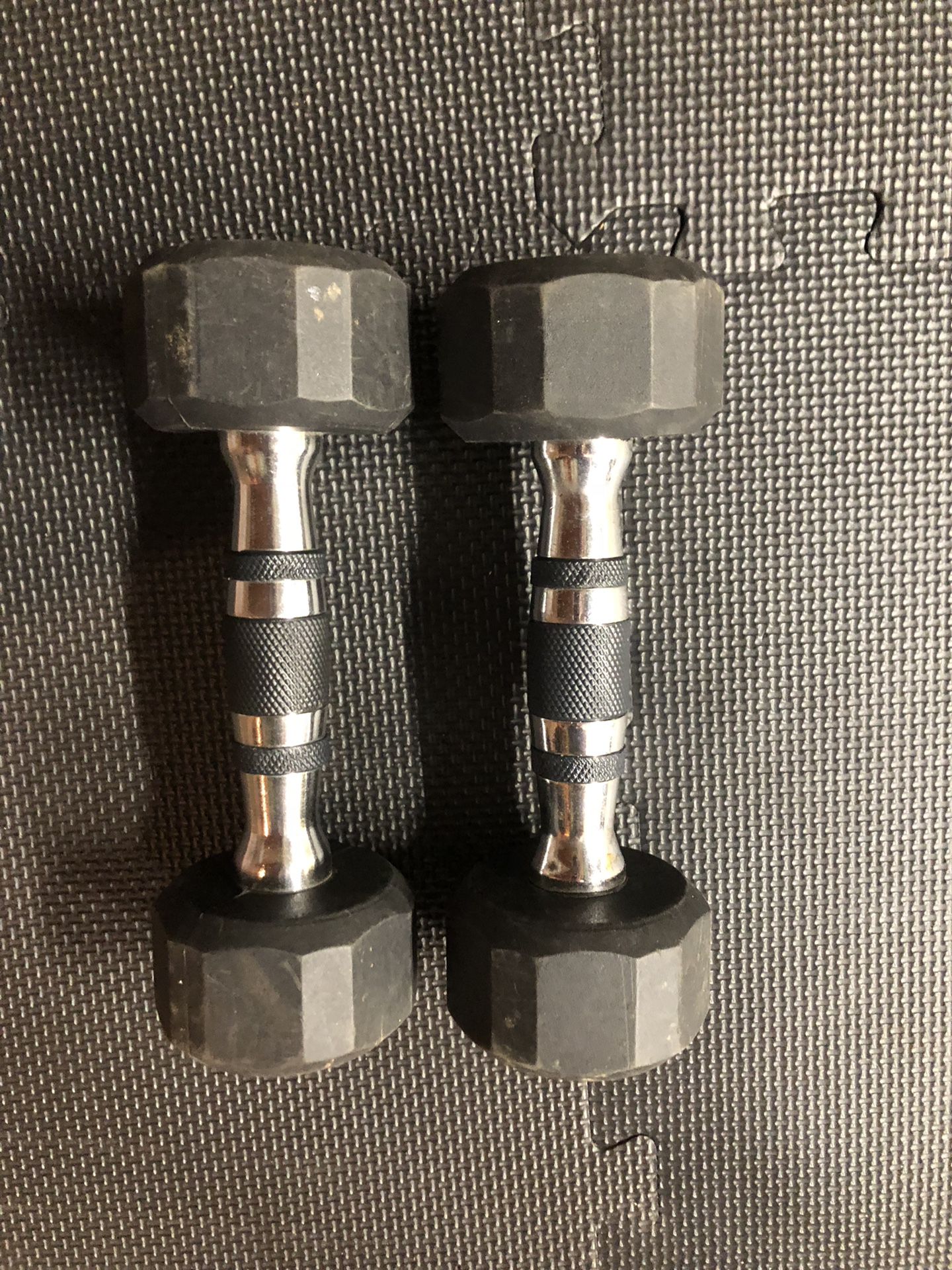5 pound pair of rubber dumbbells