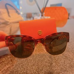Tory Burch Cat Eye Sunglasses (Tortoise Shell Brown With Gold Detailing)