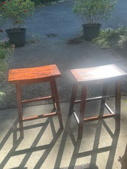 2 high stools