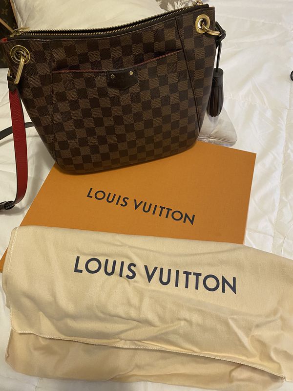 Louis Vuitton cross body SOUTH BANK BESACE for Sale in Phillips Ranch, CA - OfferUp
