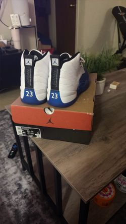 Jordan 12 blueberry size 8 men