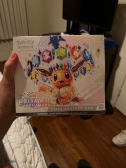Pokémon Prismatic Evolutions Elite Trainer Box