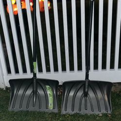 Heavy duty snow shovels