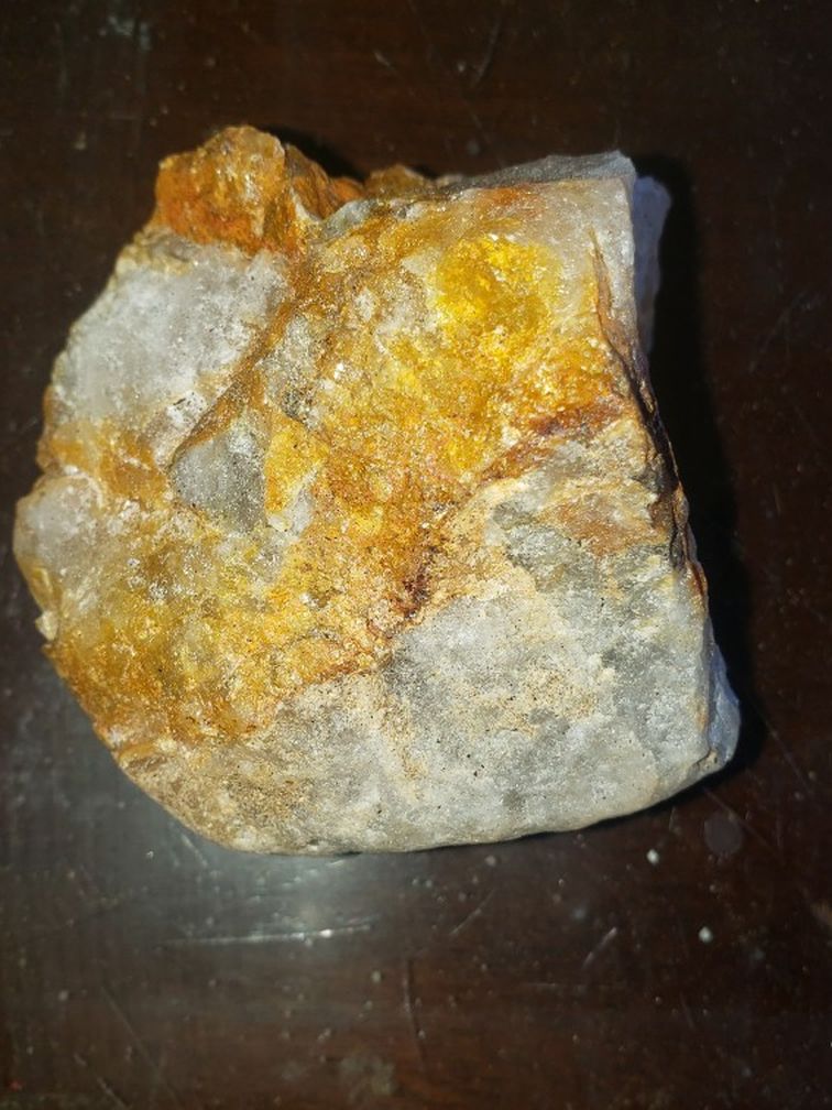 HIGH GRADE RAW GOLD ORE IN QUARTZ MATRIX