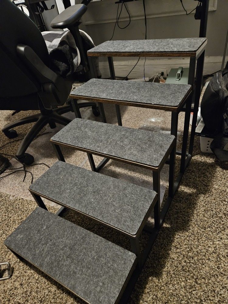 Brand New Pet Steps