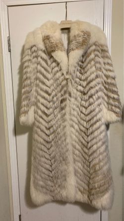 Long Fox Coat. Size L Excellent condition