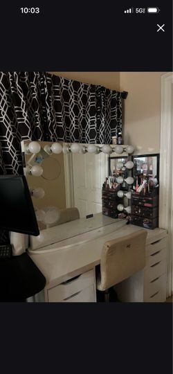 Vanity mirror