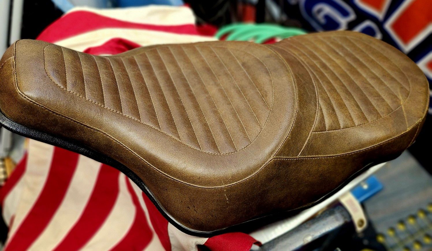 Harley Davidson  Big Twin Dresser Seat,FL FLH OEM Part