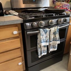 Samsung Flex Duo Slide-In Gas Range – Black Stainless Steel, 5 Years Old, Great Condition