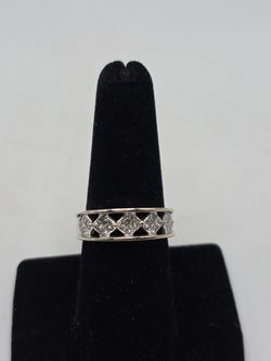 CUSTOM DIAMOND BAND
