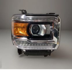 2016-2019 GMC Sierra 2500HD Headlight Right Used OEM Complete 