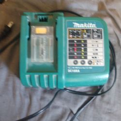 Makita Fast Charger For Drill Battery 