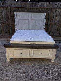 Queen size bed frame with mattress and box spring in great condition