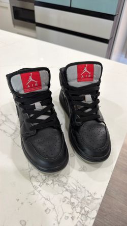 Jordan 1 mids