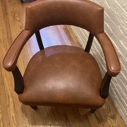 Desk chair / Arm Chair