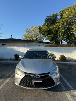 Toyota camry 2017 SE CLEAN TITLE