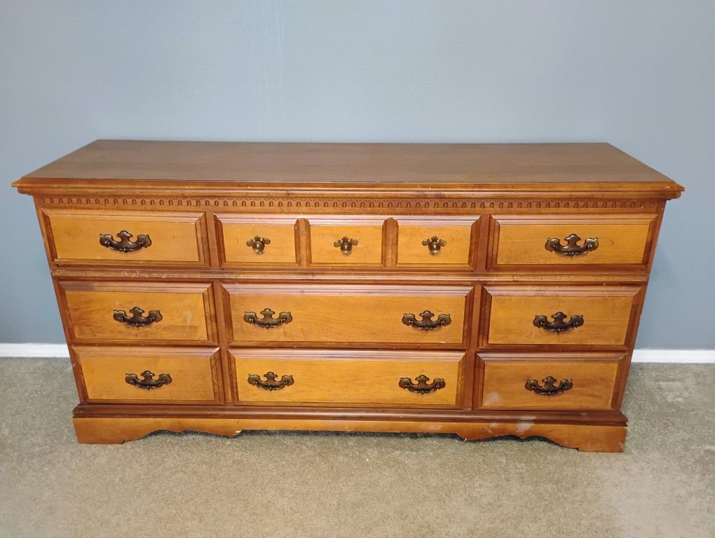 9 Drawer Dresser
