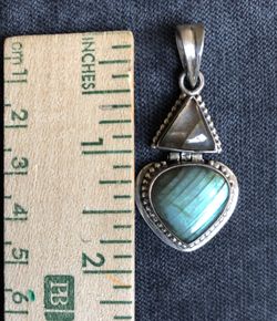 Sterling silver Labradorite/ Spectrolite pendant.
