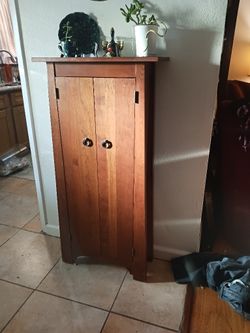 Soild Wood  Cherry Finish  Cabnet