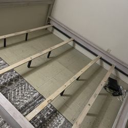 Cal King Bed Frame Good Conditions