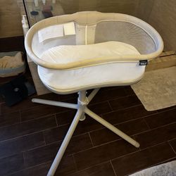 Halo BassiNest Swivel Sleeper 3.0