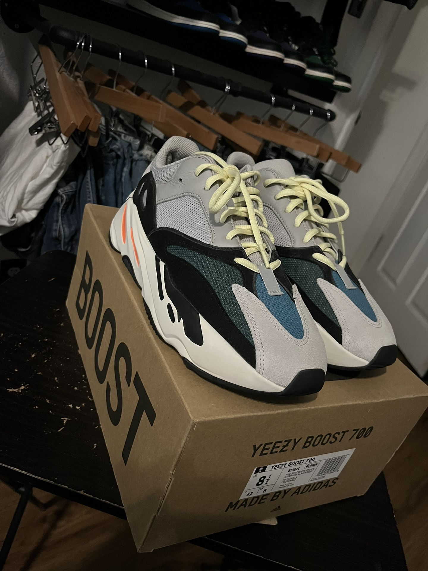Adidas Yeezy 700 Sz 8.5