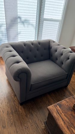 Gray Tufted Chesterfield Accent Chair