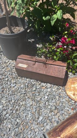 COOL RUSTIC TOOLBOX