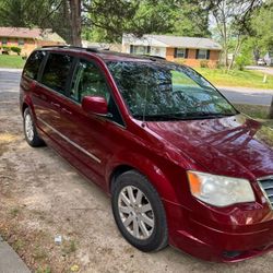 2010 Crysler Town&contry Límites