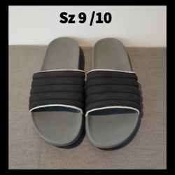 BLACK SLIDE SANDALS SIZE 9/10