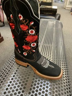 Nuevas botas vaqueras de piel para mujer