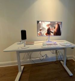 55" x 24" Manual Height-Adjustable Desk – White – Excellent Condition