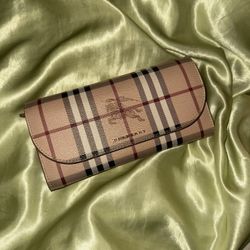 Burberry Clutch/wallet