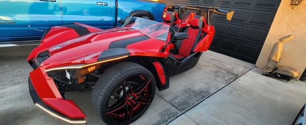 2016 Red Slingshot SL