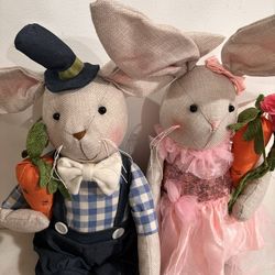 Easter Bunnies Decoration Set