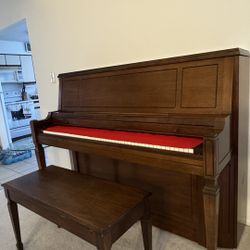 Everret Upright Piano With Bench