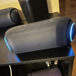 LG XBOOM GO PL7 Bluetooth Speaker Portable 