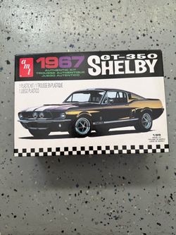 AMT 1967 Shelby GT-350 1/25 Scale Model Kit