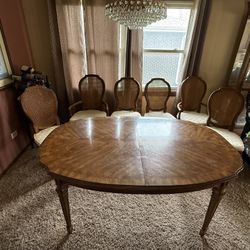 Dining Room Table Set. 2 Tables Leaves Included 