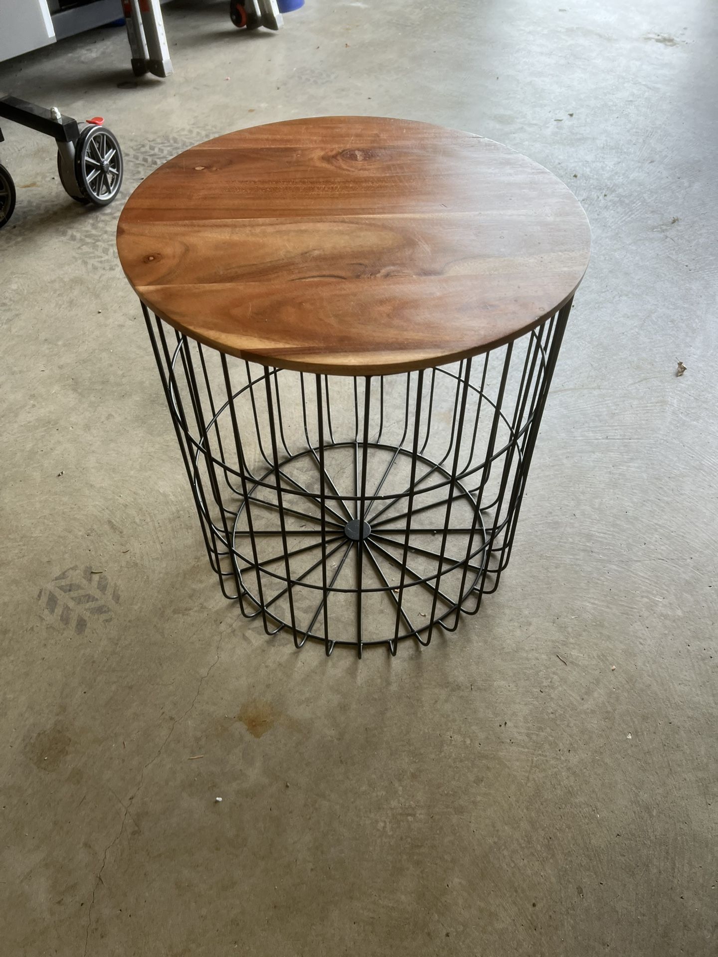 Wood Top Metal Wire Basket