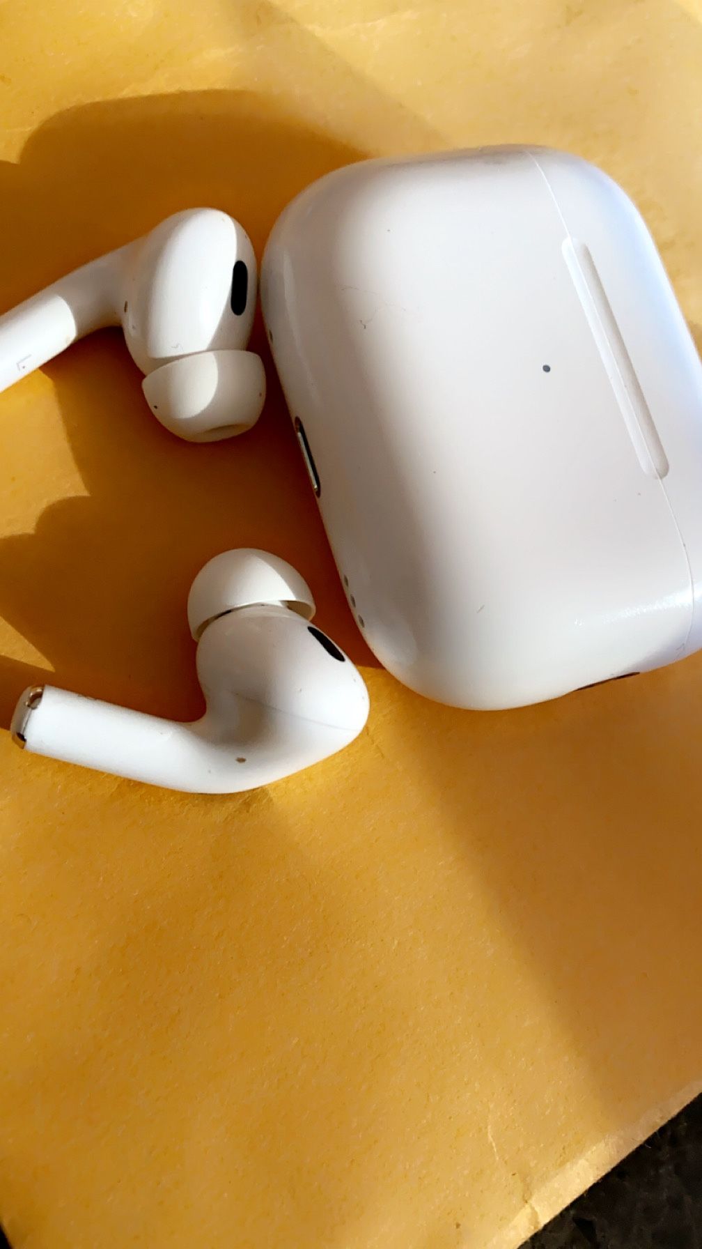 Apple AirPods 2nd Generation